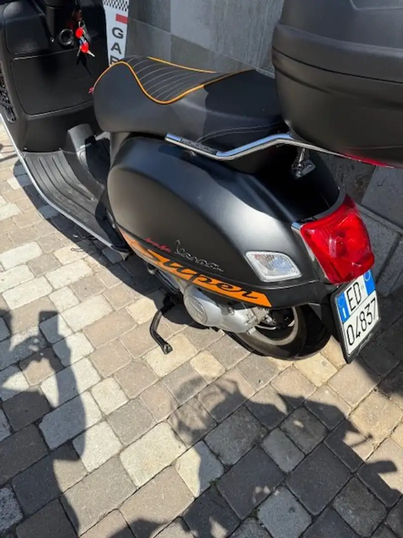 Vespa GTS 300 SUPER SPORT Negro - 2