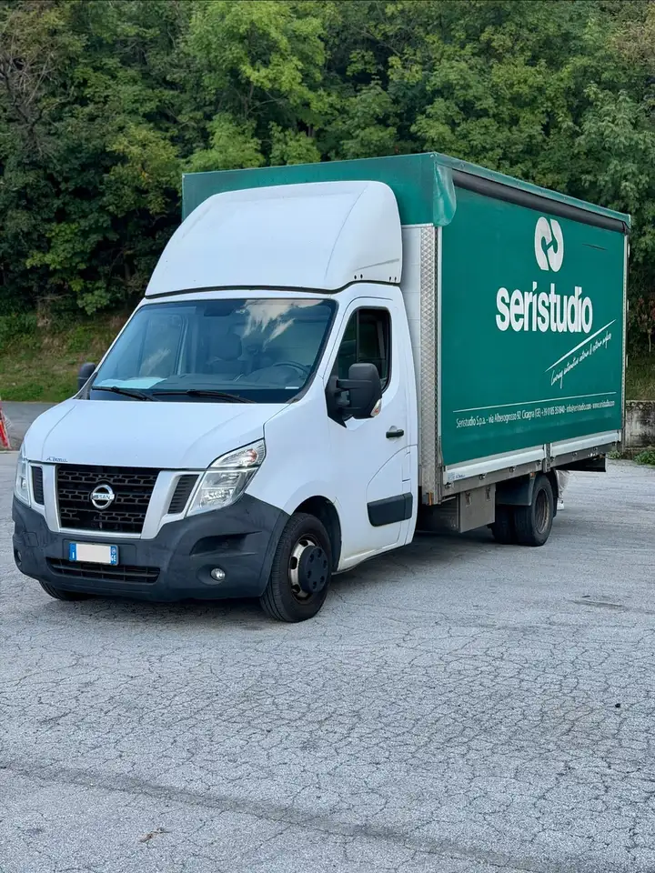Nissan NV400