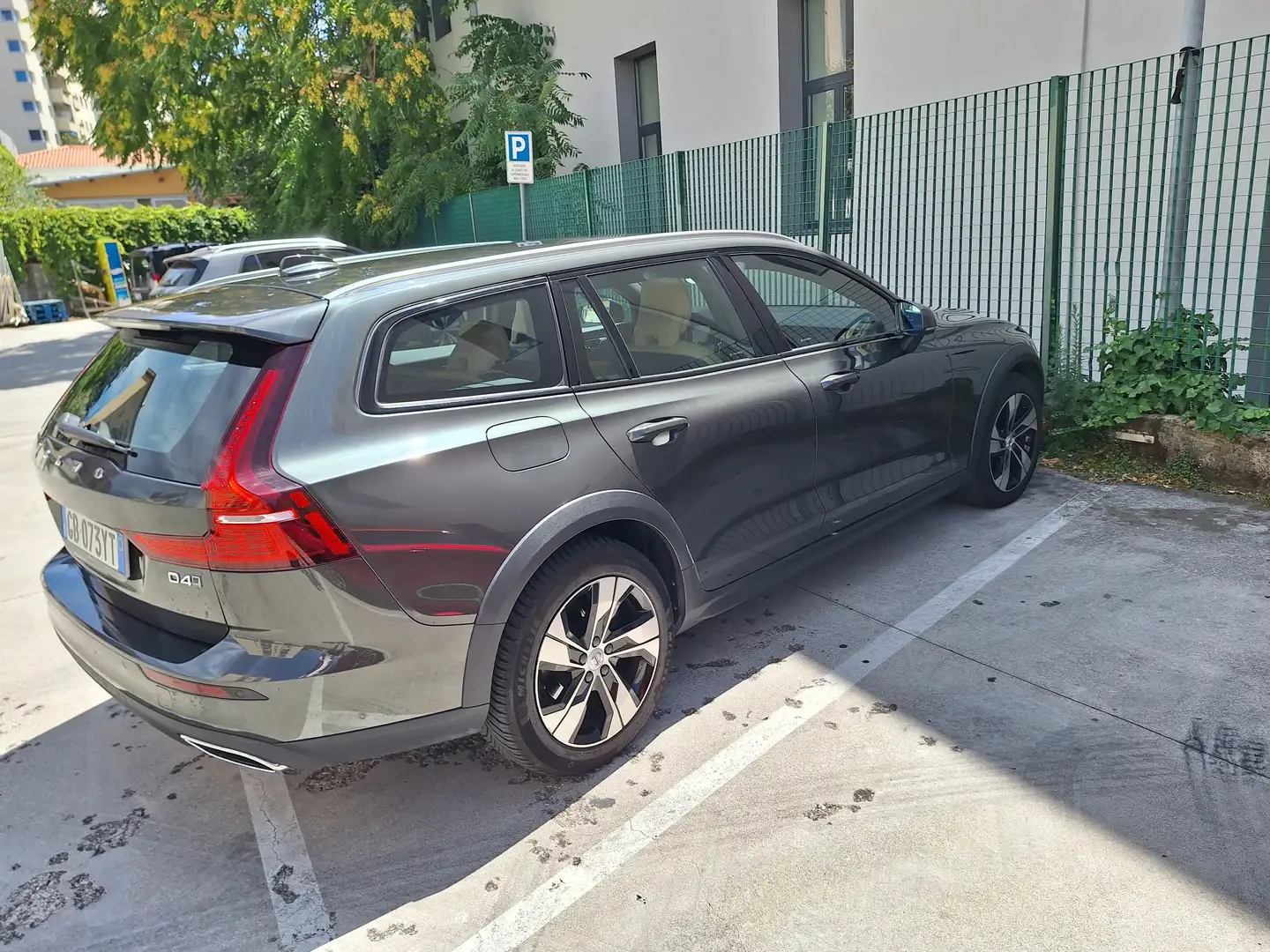 Volvo V60 Cross Country V60 Cross Country 2.0 d4 Business awd Zelená - 1