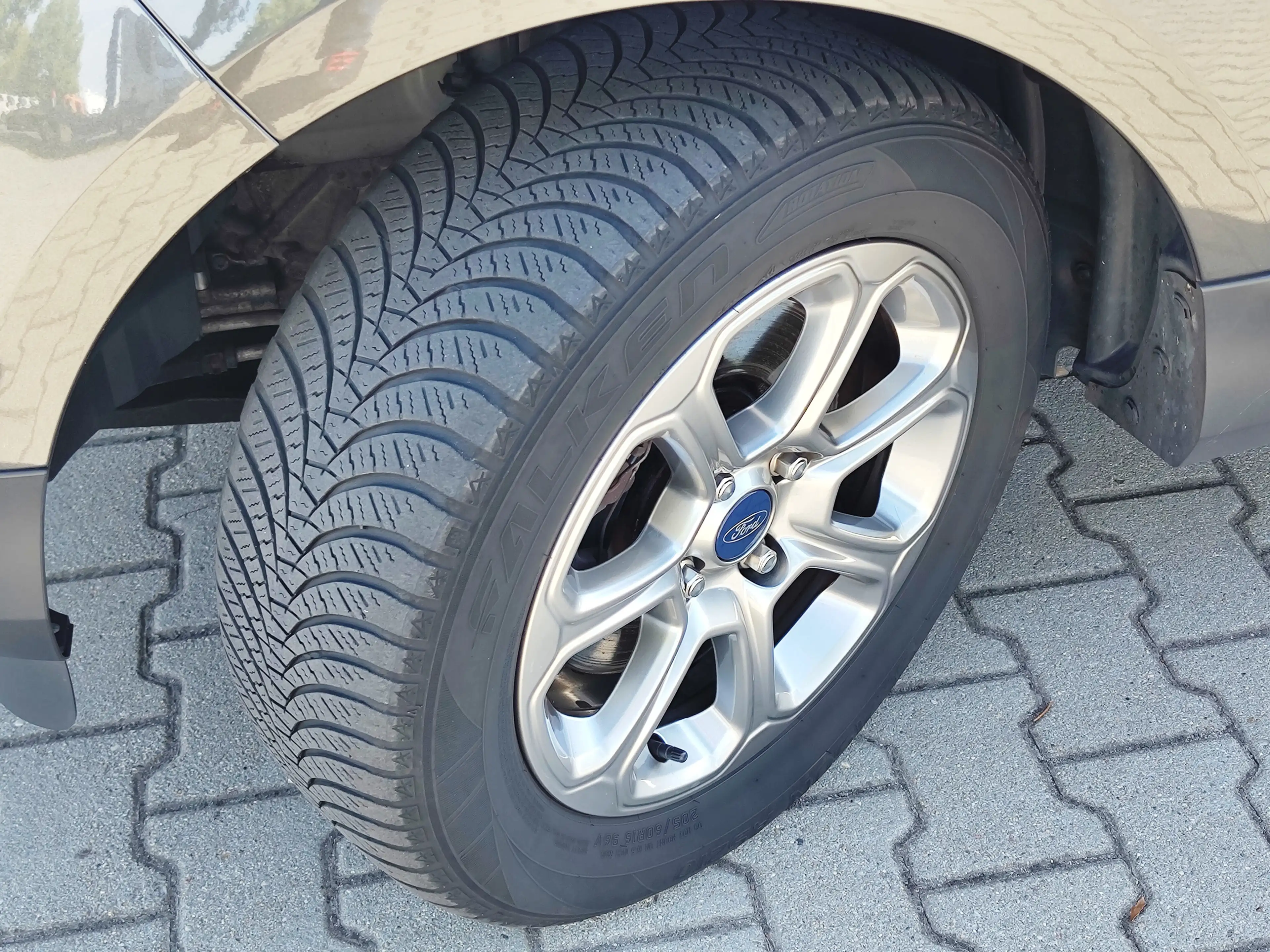 Ford EcoSport Titanium Alcant.-Klima-SHZ-Glasdach-B&O — photo 9