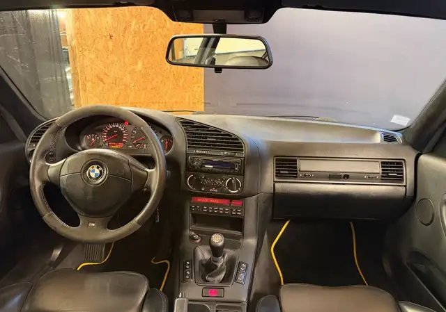BMW M3 view 7
