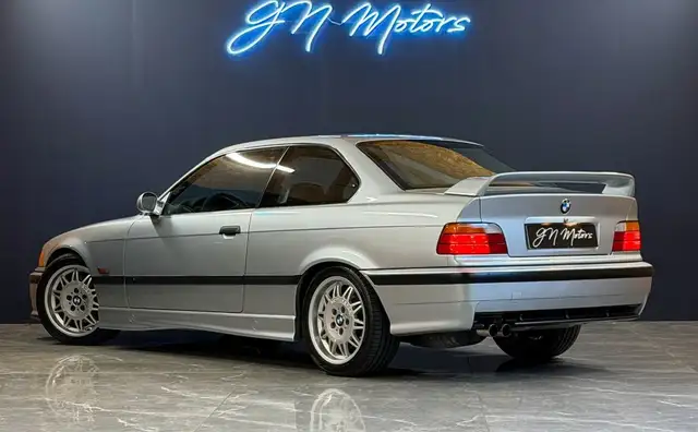 BMW M3 view 2