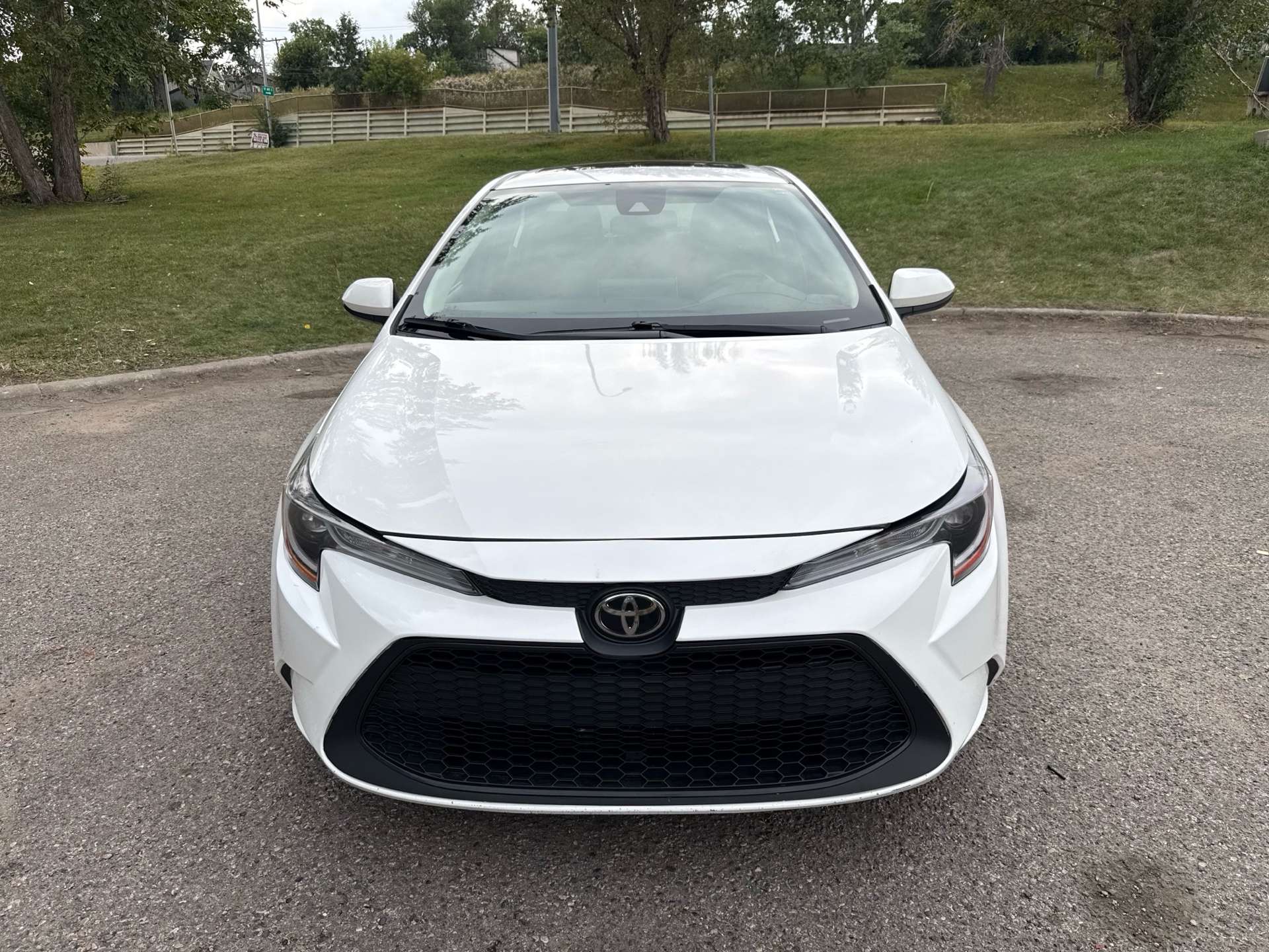 2021 Toyota Corolla LE — снимка 1