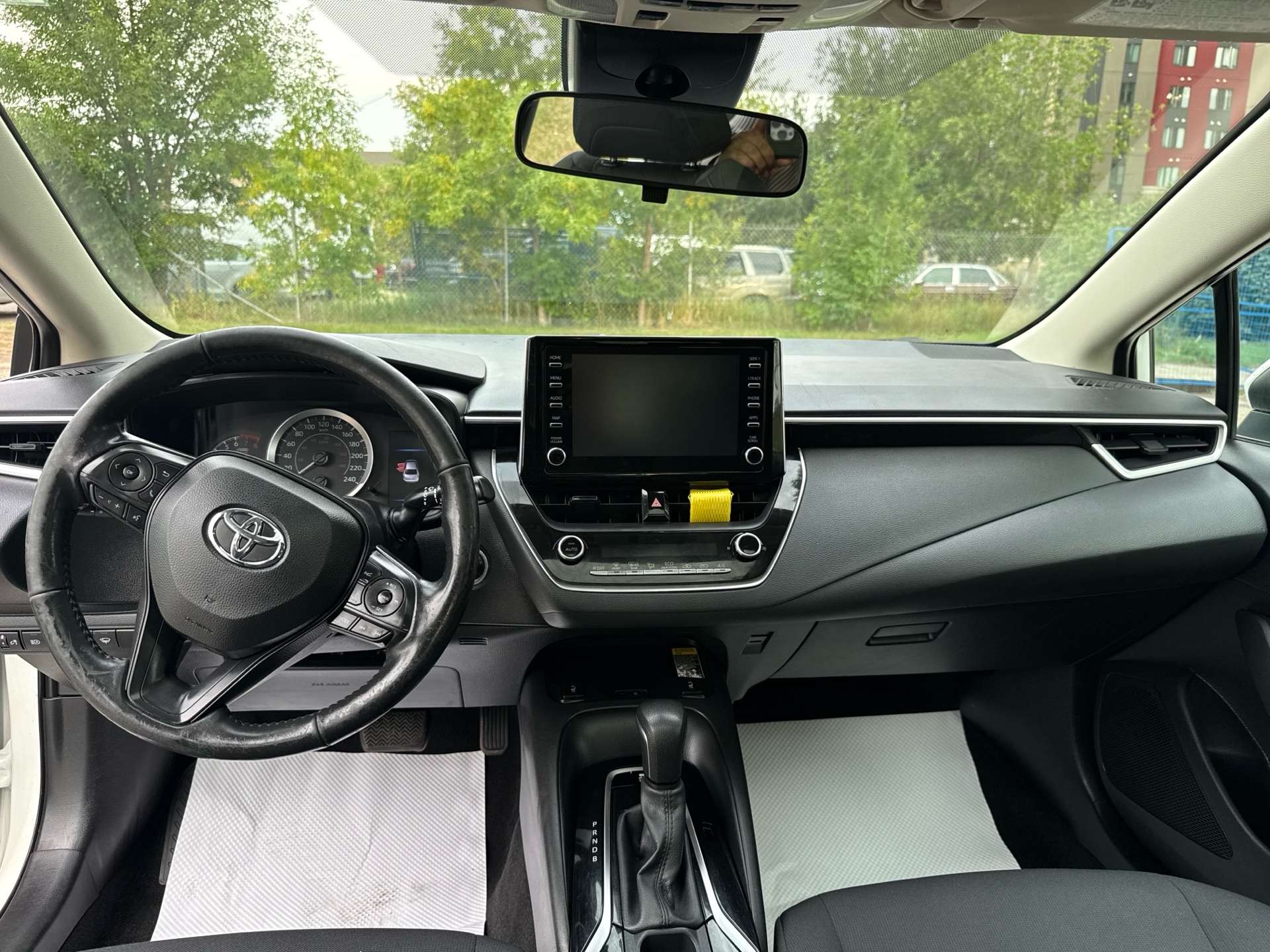 2021 Toyota Corolla LE — снимка 1