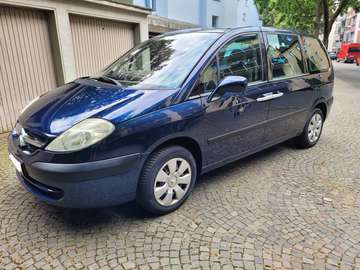 C8 2.0 16V Confort