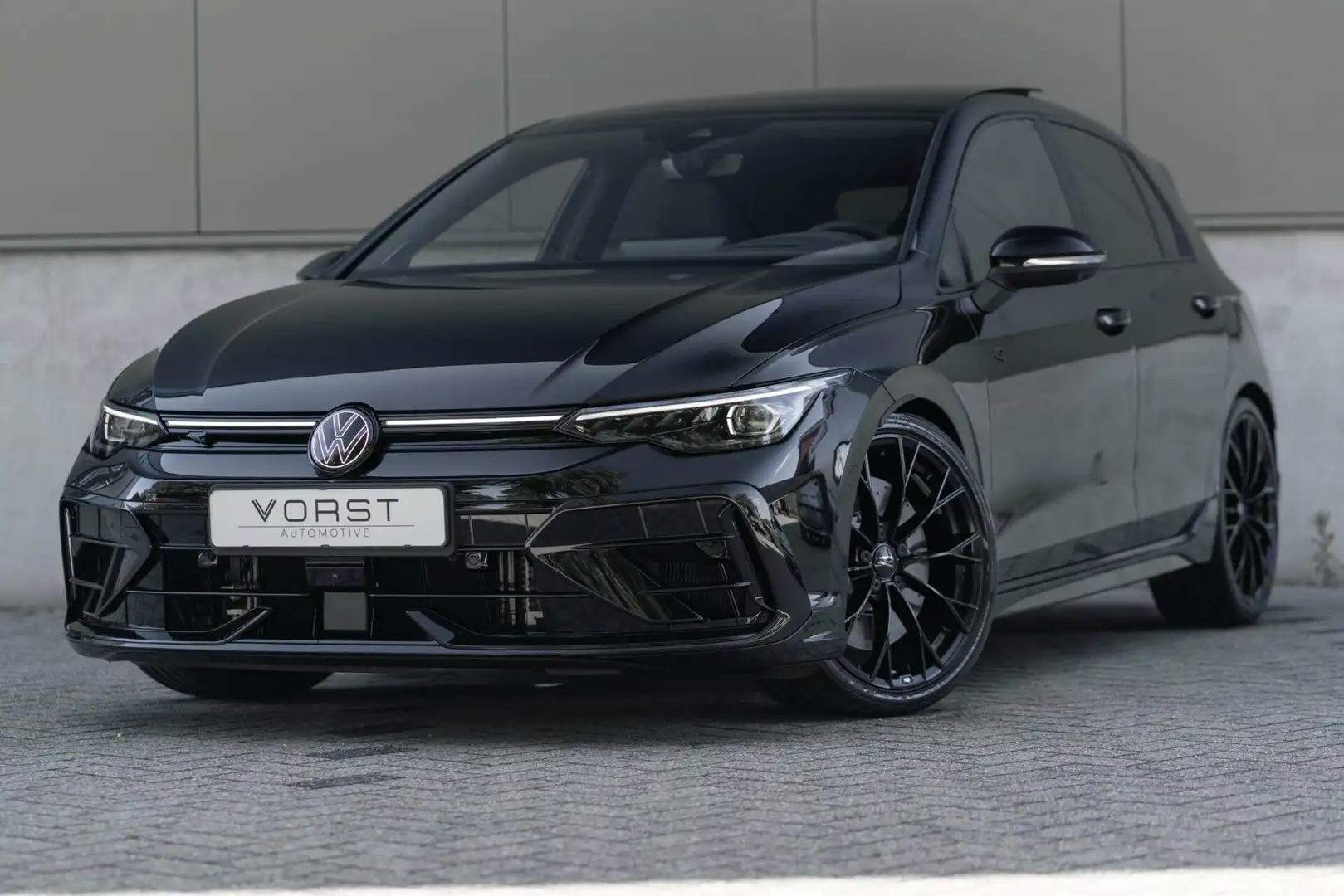 Volkswagen Golf 2.0 TSI 4Motion R Perf Akra 360 Pano Black Zwart - 1