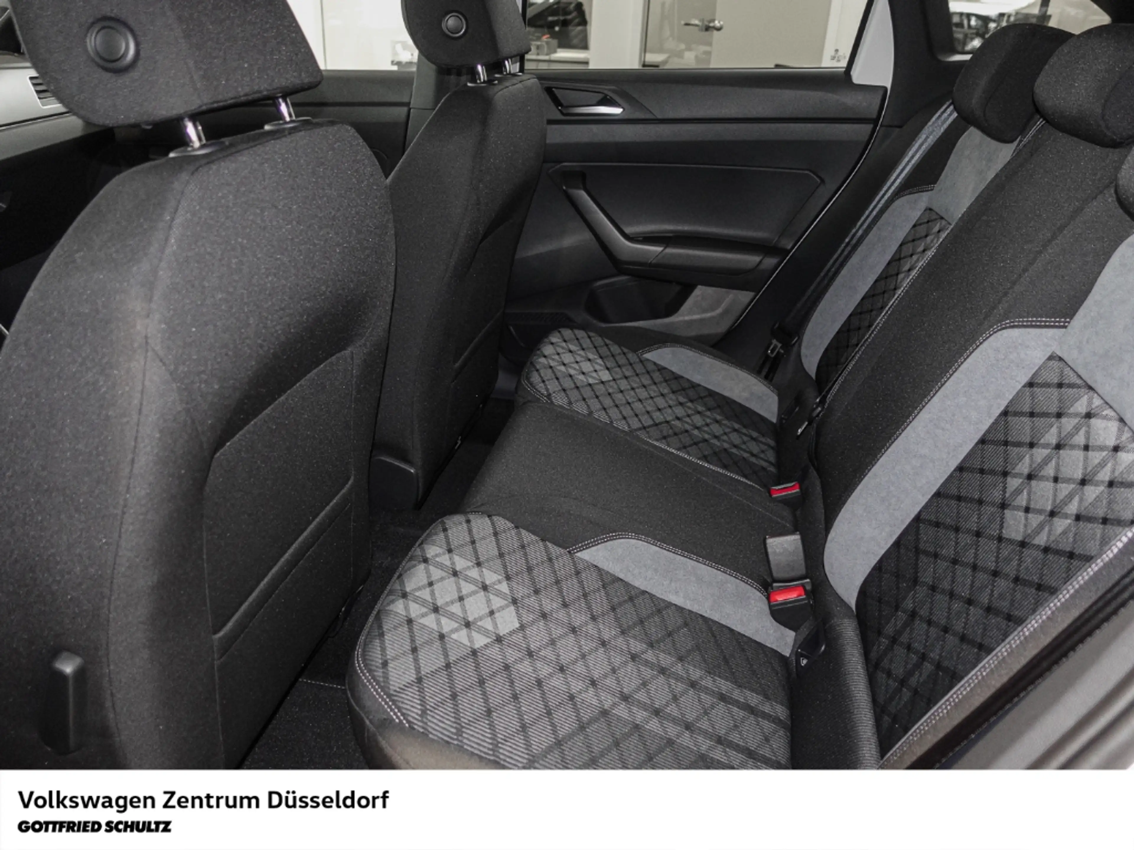 Volkswagen Taigo R-Line DSG 1.0 l TSI 85 kW IQ.Drive Black Style / — photo 14
