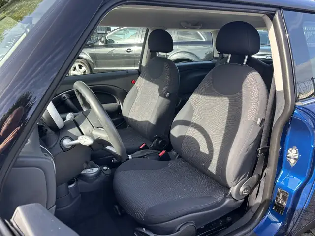 Mini Hatch view 9
