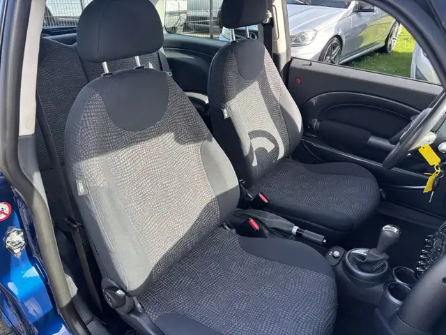 Mini Hatch view 11