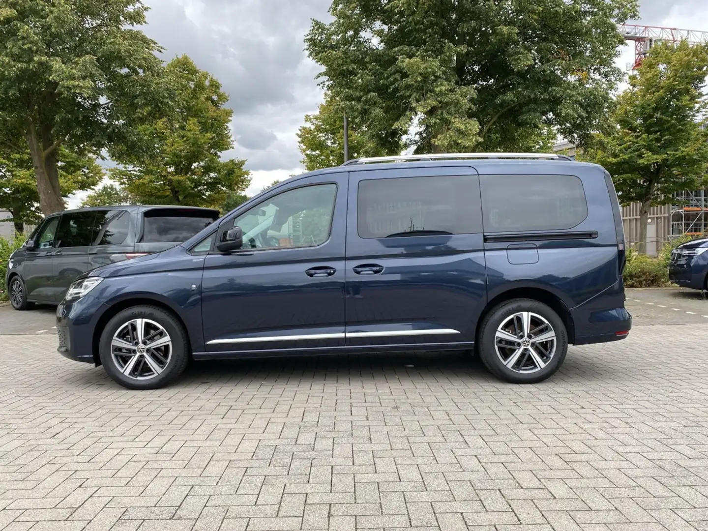 Volkswagen Caddy MAXI STYLE 1.5 TGI*LED*APP*DAB+* Klima Navi Bleu - 2