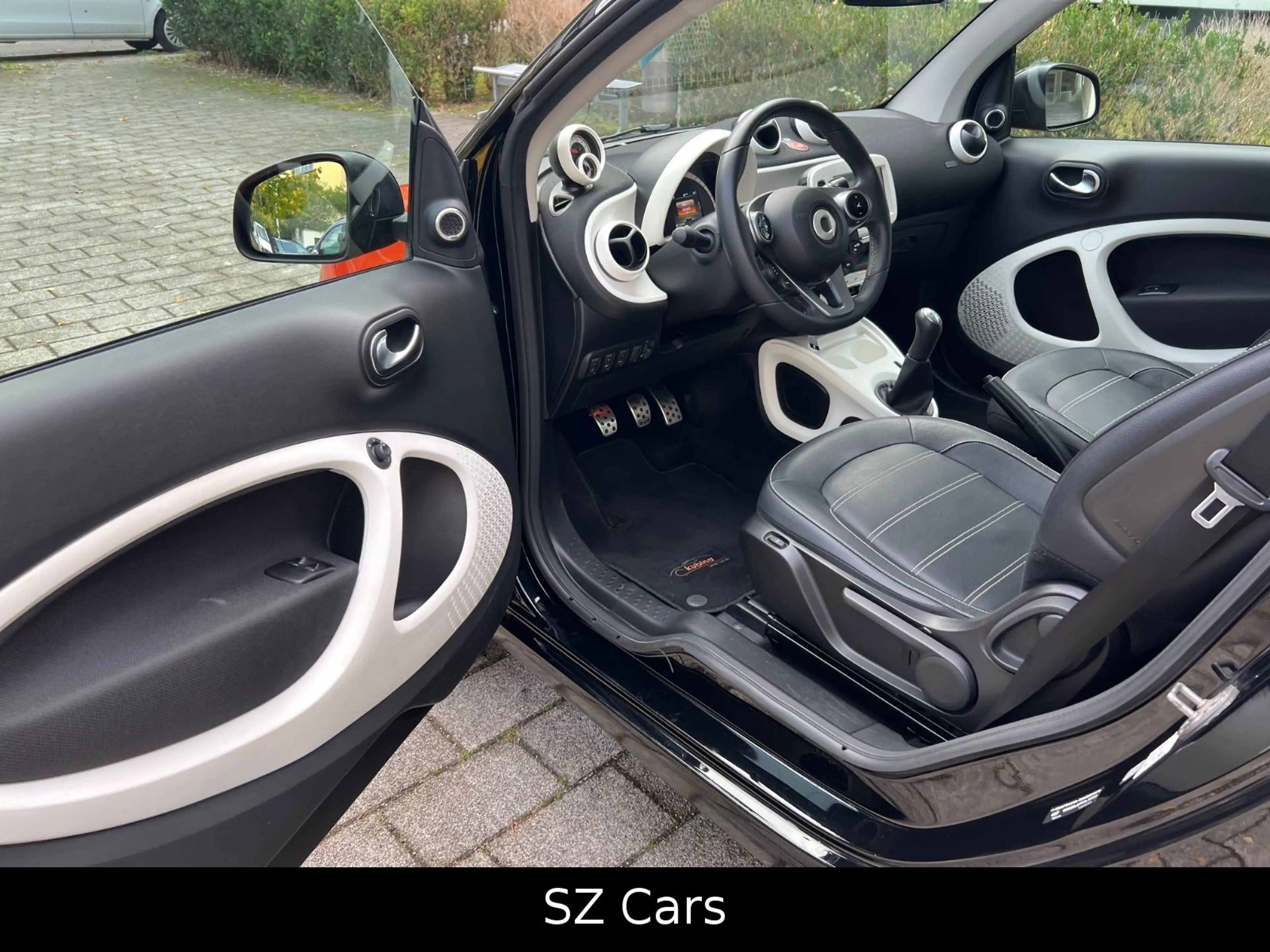 smart forTwo coupe Basis JBL LEDER PANO NAVI PDC SPUR — photo 15