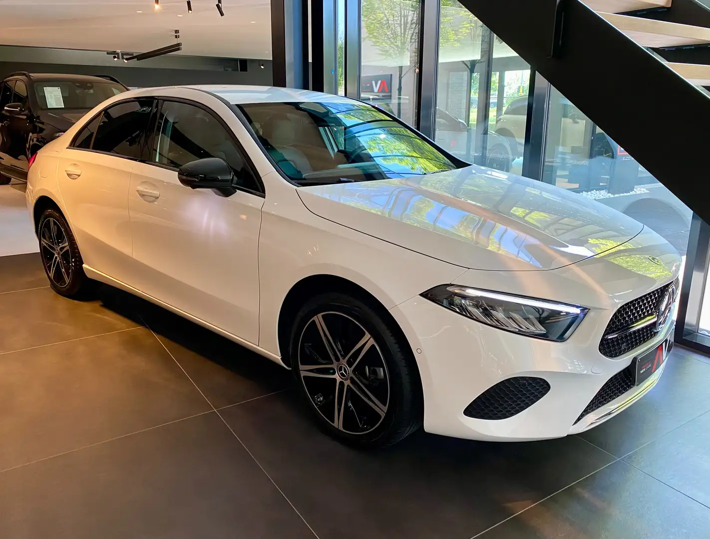 Mercedes-Benz A 250 e 8G Plug-in LUXURY Distronic/Memo/360/Dodeh/Trekh Blanco - 1