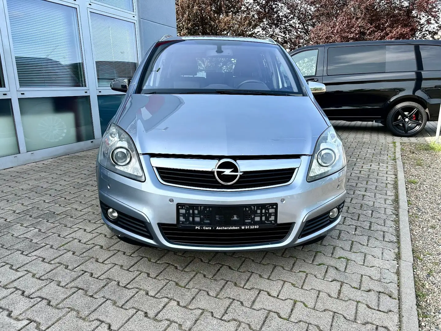 Opel Zafira B 2.2 Cosmo 7-Sitzer Silber - 2