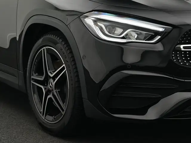 Mercedes-Benz Gla Class view 9