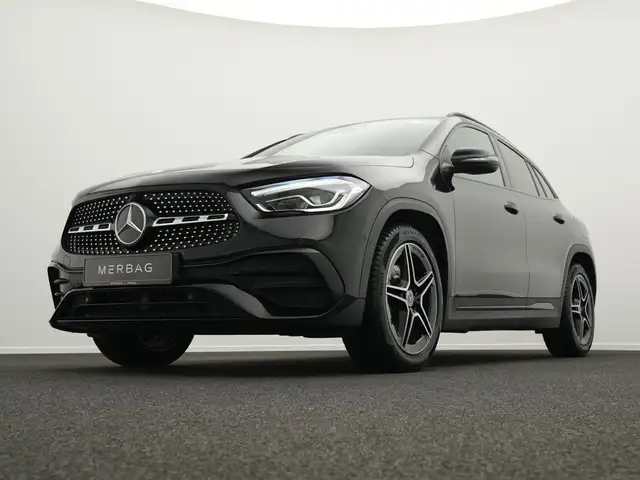 Mercedes-Benz Gla Class view 10