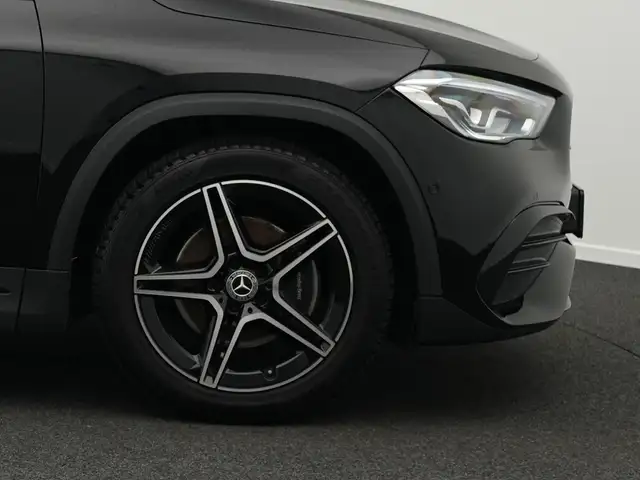 Mercedes-Benz Gla Class view 8