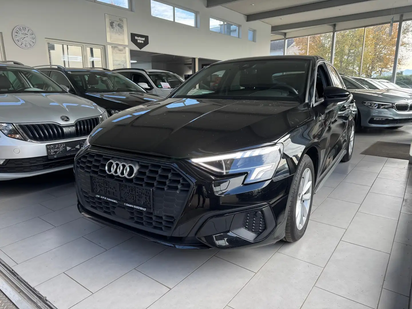 Audi A3 A3 SB 30 TFSI Schwarz - 1