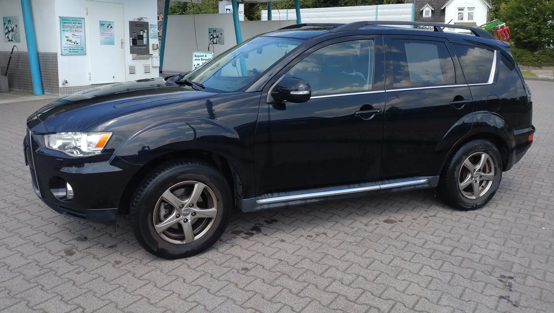 Mitsubishi Outlander Invite 4WD Schwarz - 1
