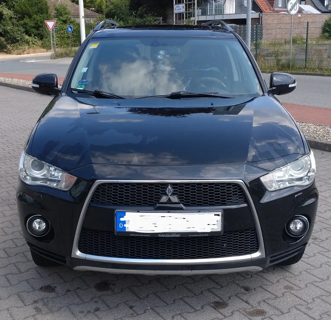 Mitsubishi Outlander Invite 4WD Schwarz - 2