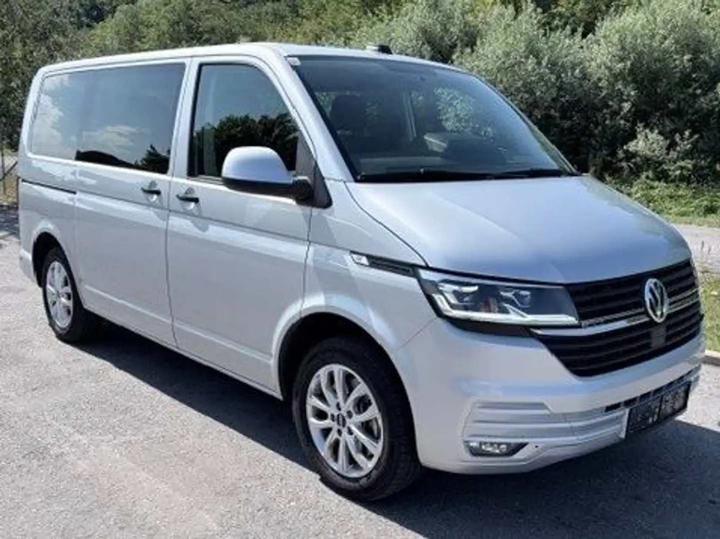 Volkswagen T6.1 Kombi Kombi KR 2,0 TDI 4M. DSG "Webasto,LED,2xSchiebetüren,CarPlay,Multifunktionslenkrad" Silber - 2