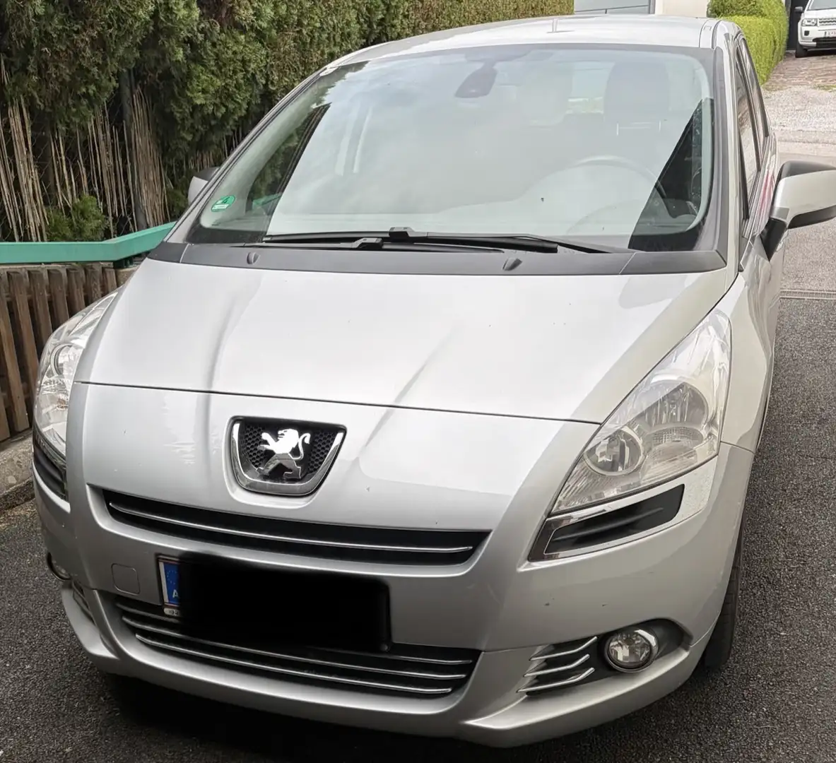 Peugeot 5008 Premium Grau - 1