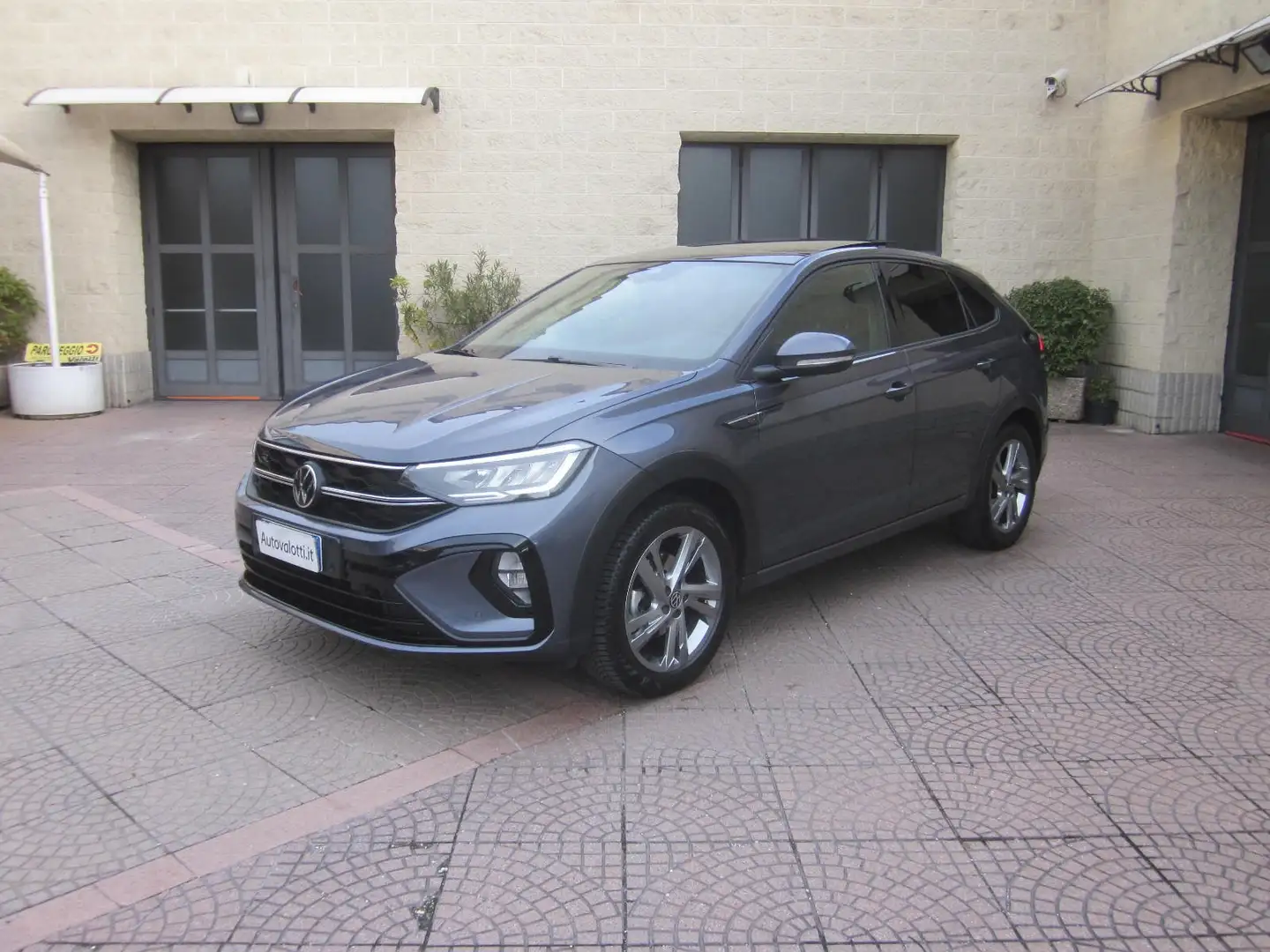 Volkswagen Taigo 1.0 TSI 110 CV R-Line + TETTO (ok neopatententati) Gris - 1