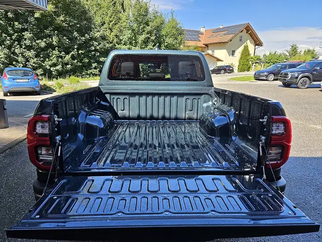 Toyota Hilux DK Invincible 4WD 2,8 D-4D MHEV Aut. Ansicht 9