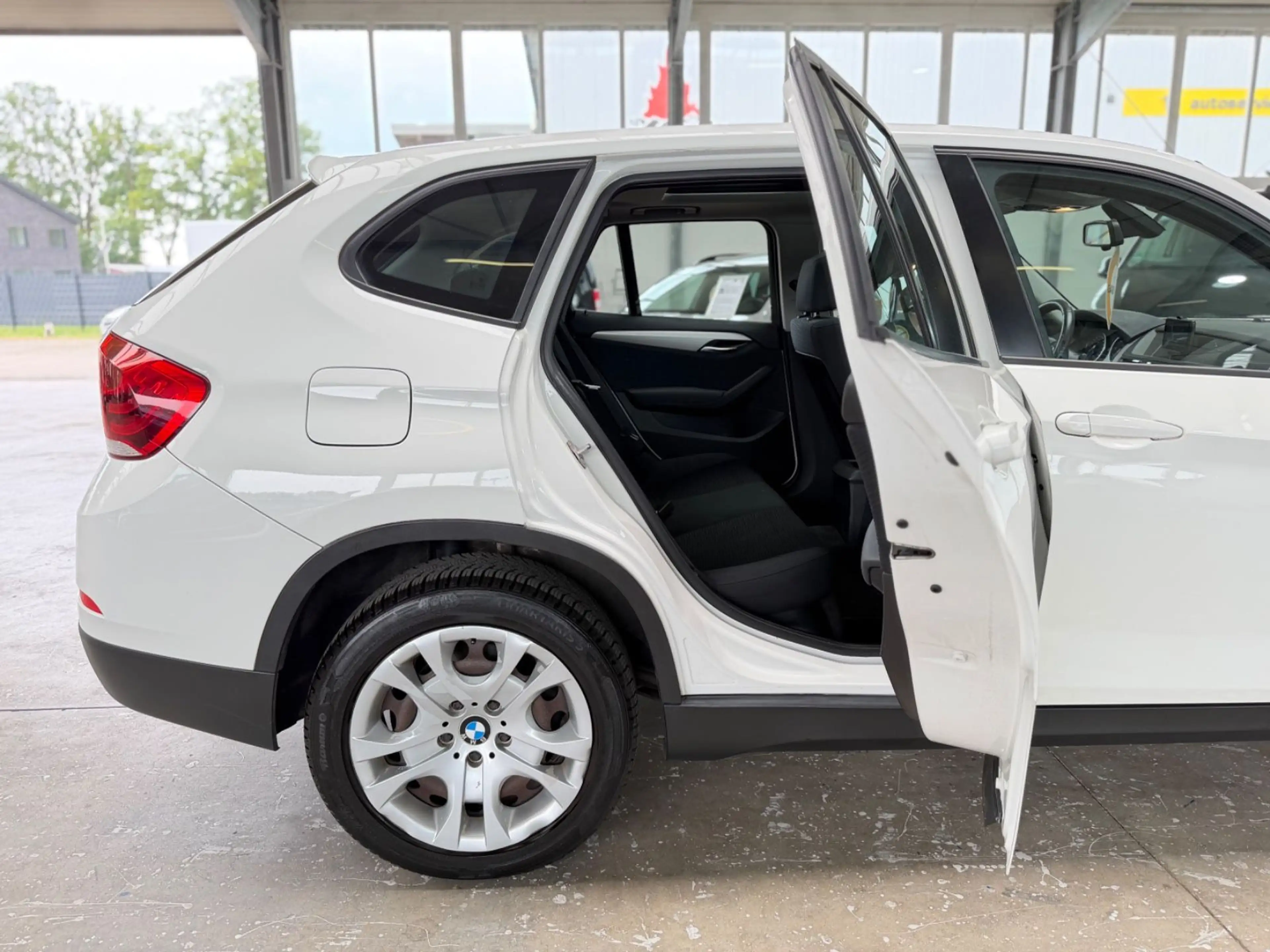 BMW X1 sDrive 2.0d Sport Line*GARANTIE*PANORAMA*2HND — photo 14