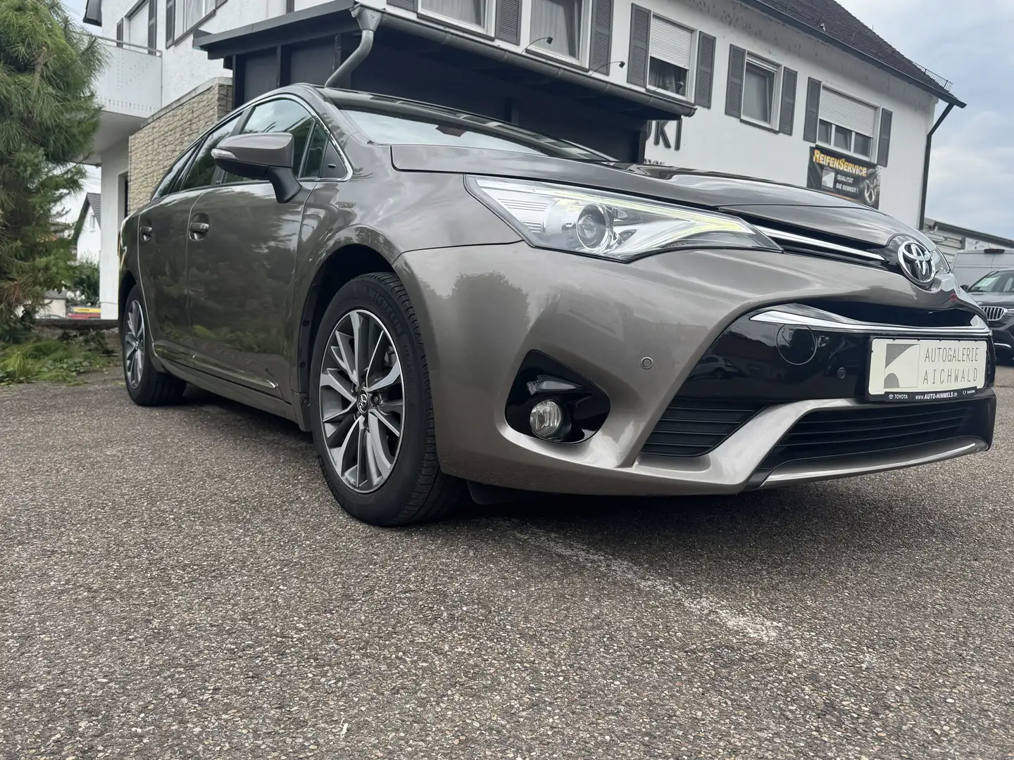 Toyota Avensis Edition-S+,AHK,NAVI,Kamera,Gepflegt Grey - 2