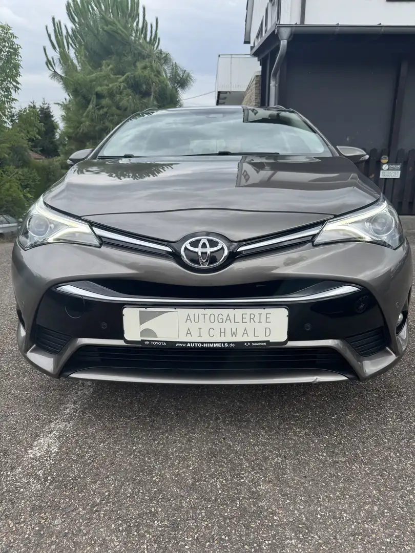 Toyota Avensis Edition-S+,AHK,NAVI,Kamera,Gepflegt Grey - 1