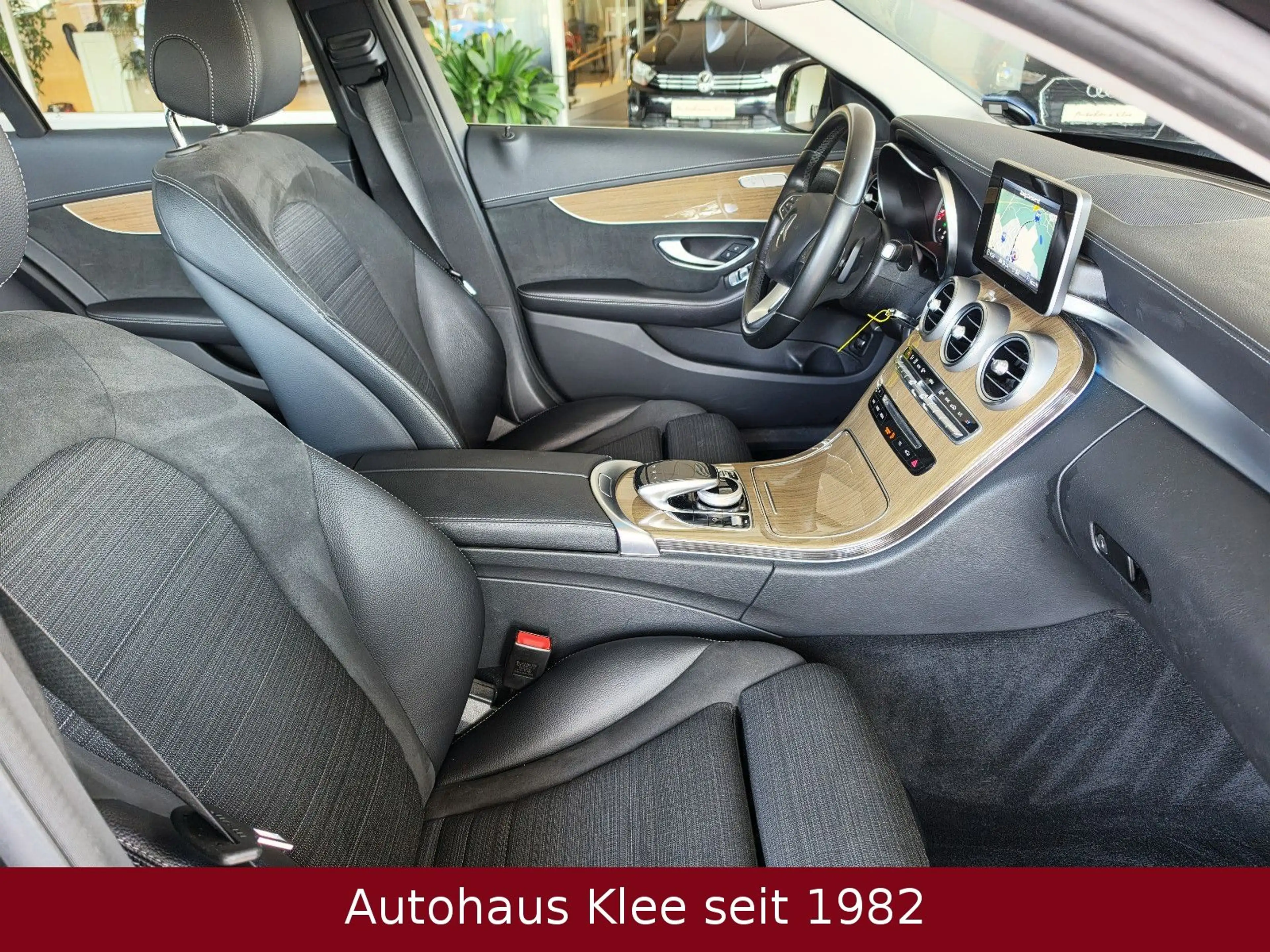Mercedes-Benz C 180 Limousine Automatik *NAVI*LED*LM*AHK* — photo 6