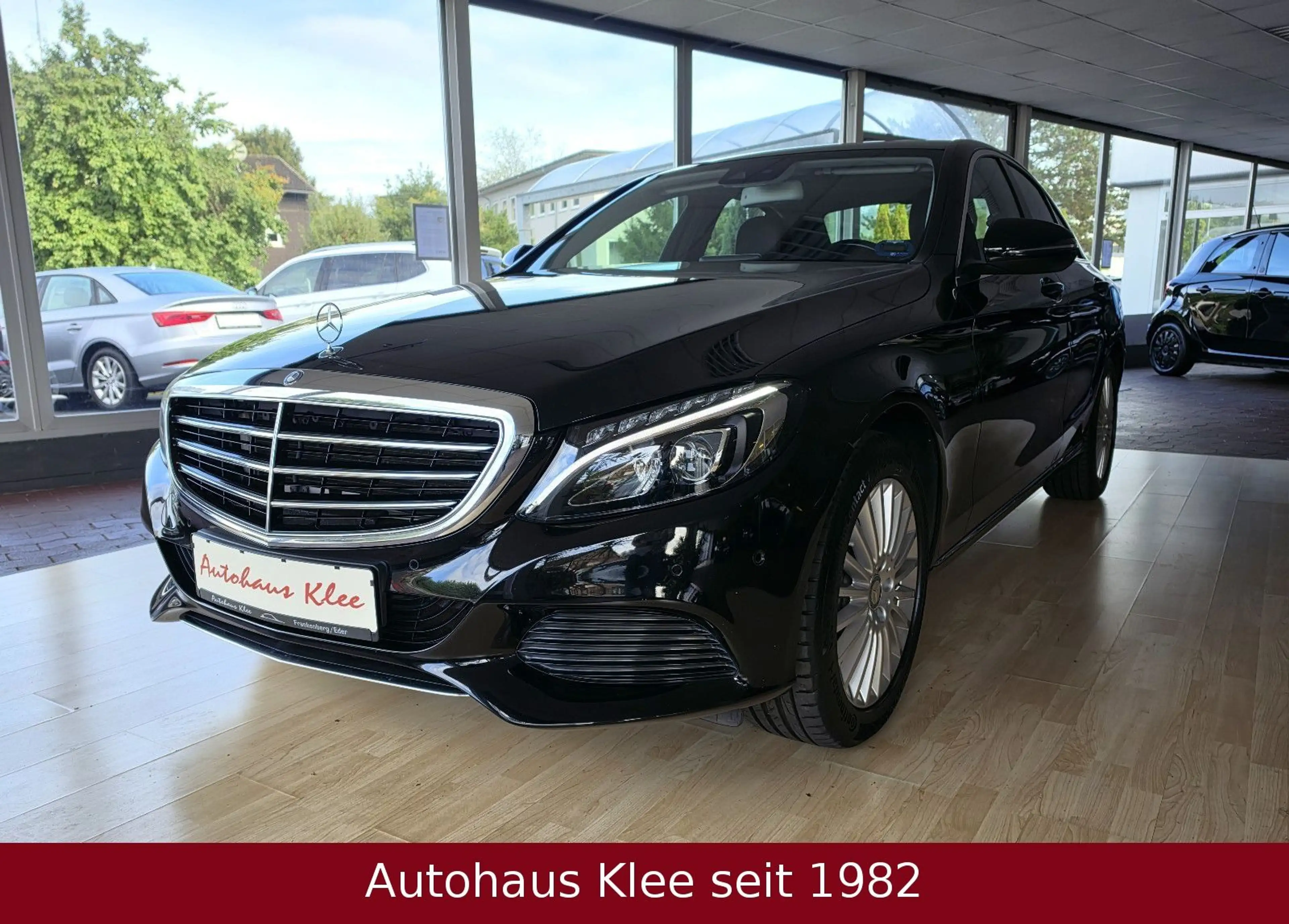 Mercedes-Benz C 180 Limousine Automatik *NAVI*LED*LM*AHK* — photo 3