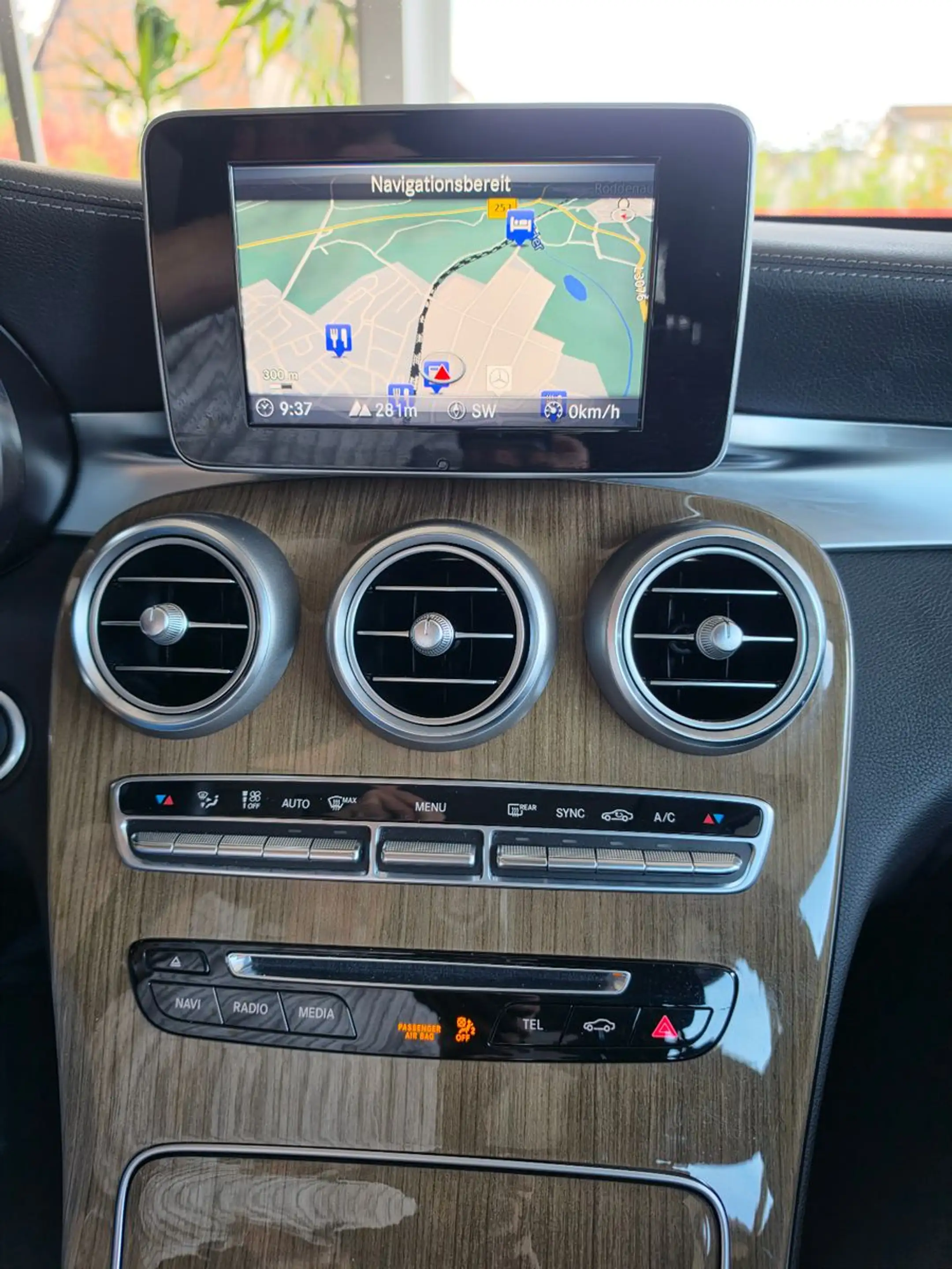 Mercedes-Benz C 180 Limousine Automatik *NAVI*LED*LM*AHK* — photo 11