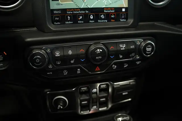 Jeep Wrangler view 24