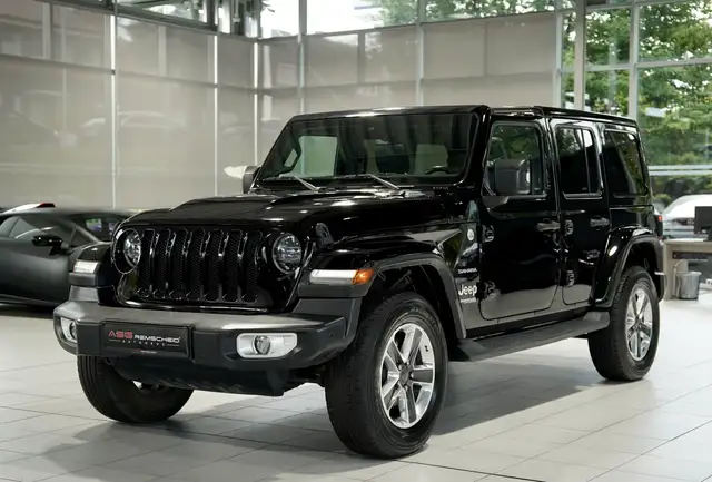 Jeep Wrangler view 4