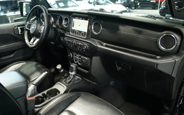 Jeep Wrangler view 14