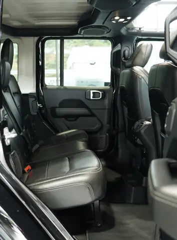 Jeep Wrangler view 16