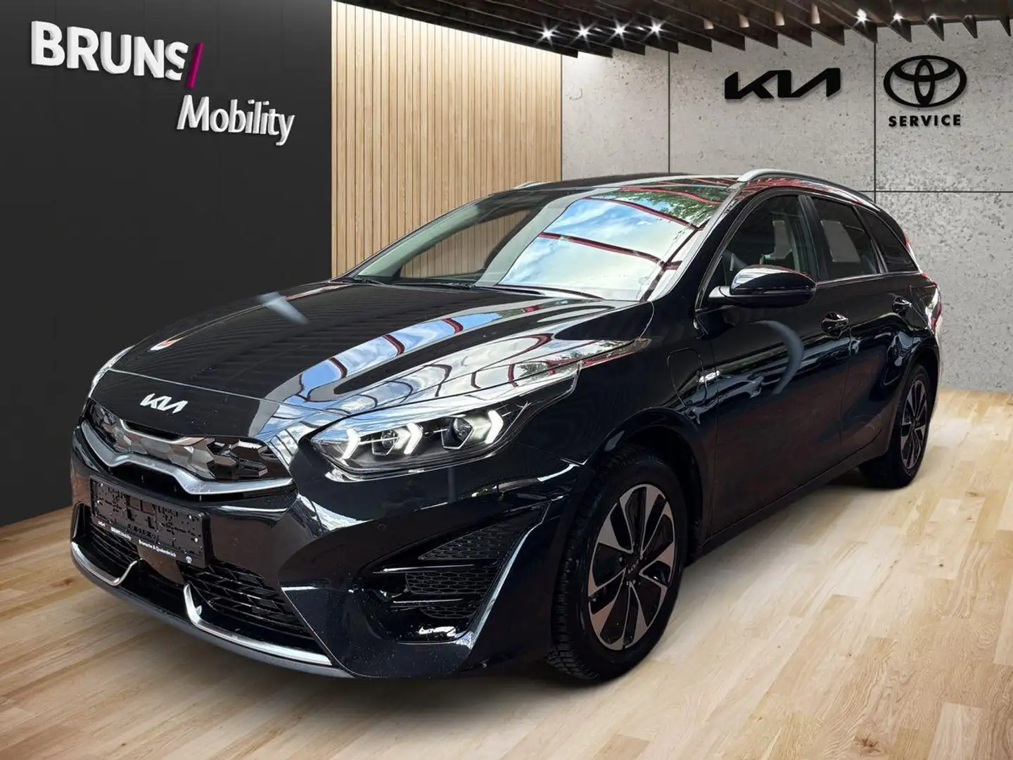 Kia Ceed / cee'd SW 1.6 Plug-in Hybrid Spirit Technologie Чёрный - 2