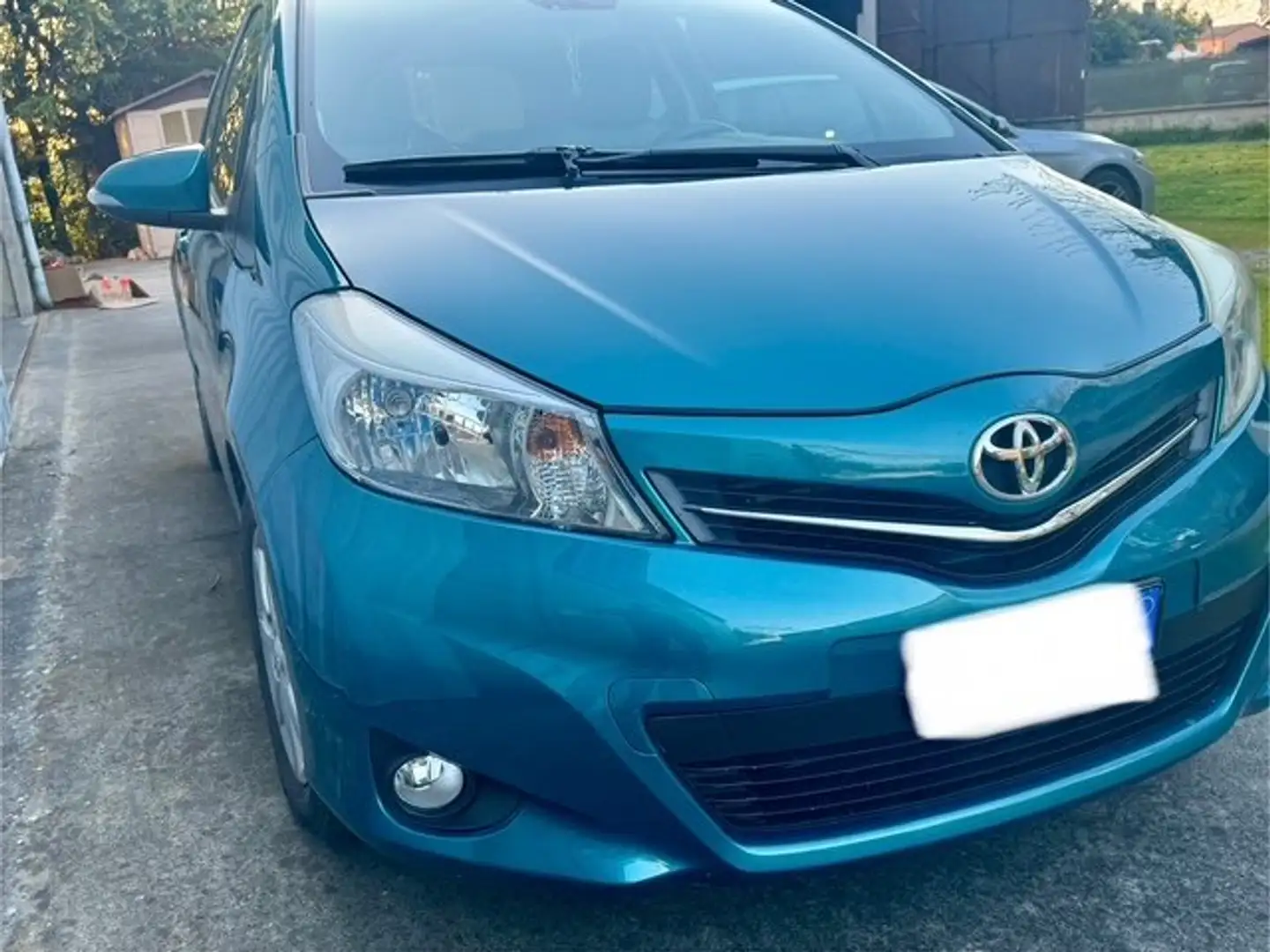 Toyota Yaris Yaris 1.4d autom Lounge anche per Neo patentati Verde - 2