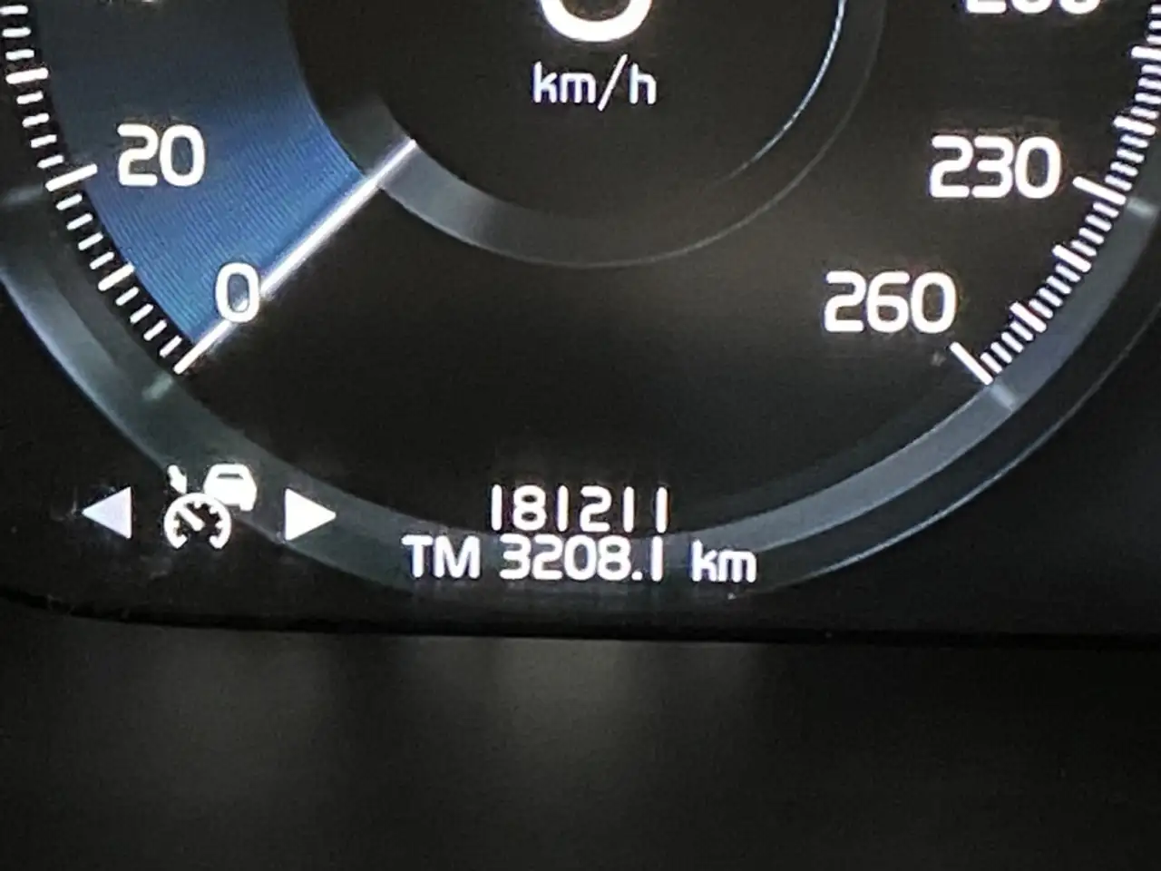 Volvo V60 Cross Country снимка Volvo V60 Cross Country