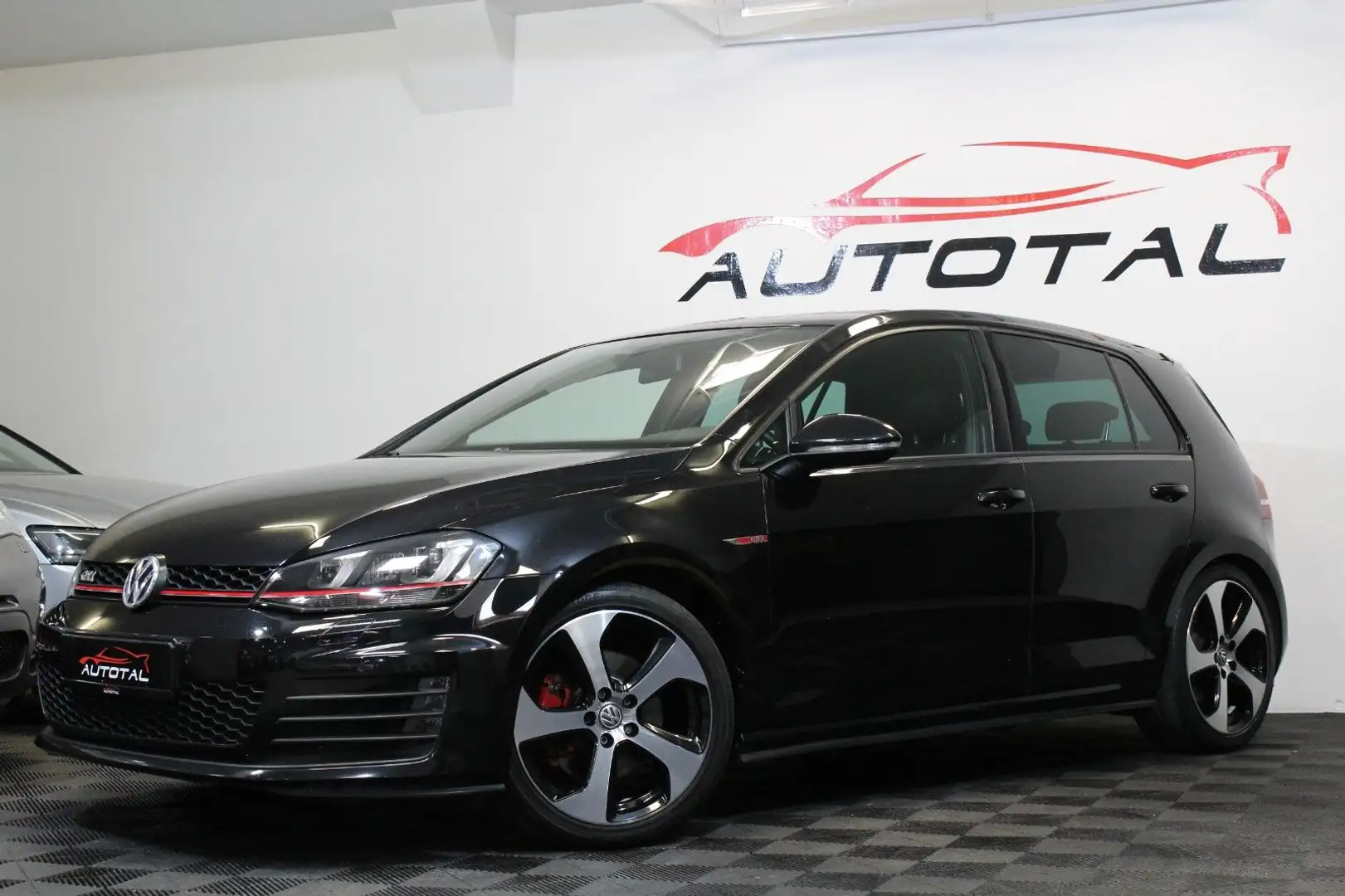Volkswagen Golf VII Limousine GTI BMT*Alcantara*Navi*DSG* Noir - 2