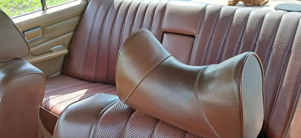 Mercedes-Benz W 114/115 Strich-Acht Radio, foto 9