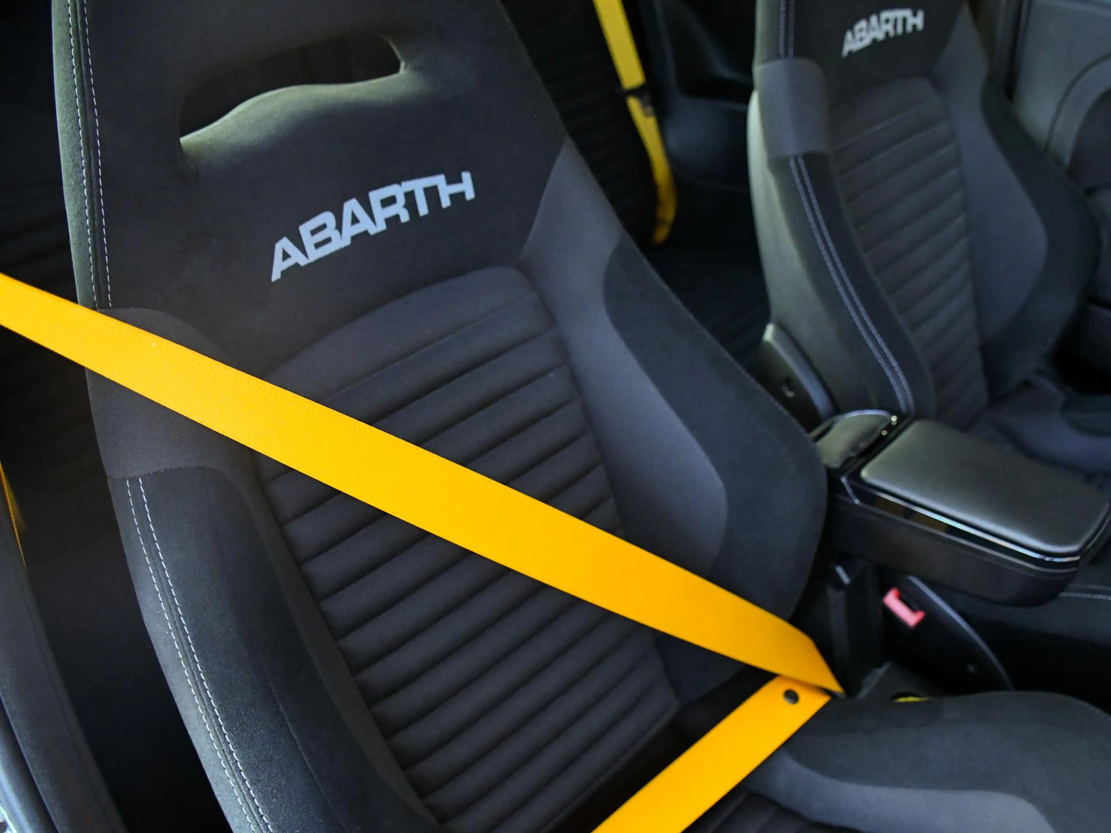 Abarth 500C Competizione 70th Anniversary 1.4 T-Jet 180pk SABE — photo 15