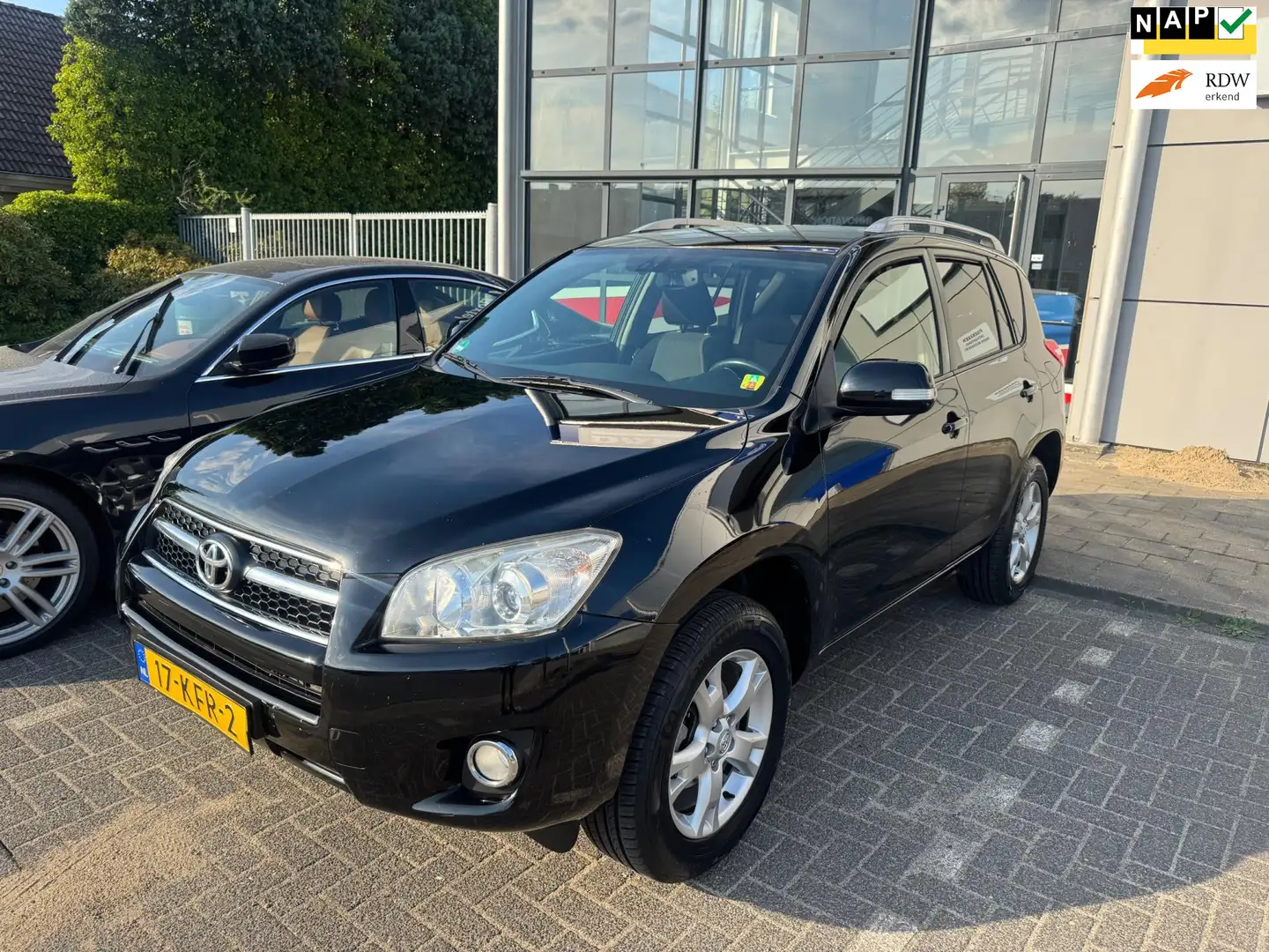 Toyota RAV 4 2.0 VVTi Dynamic Airco,Trekhaak,Cruise Zwart - 1