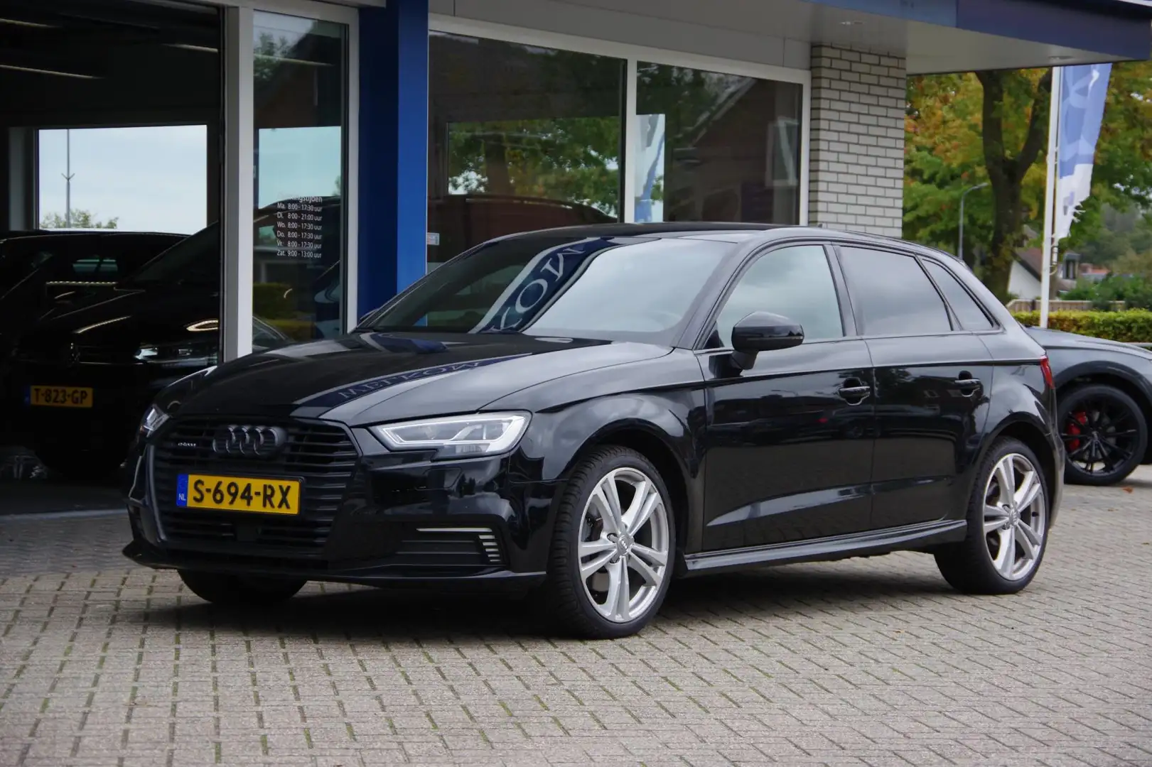 Audi A3 Sportback 40 e-tron S-line Carplay LED Stoelverwar Negro - 2
