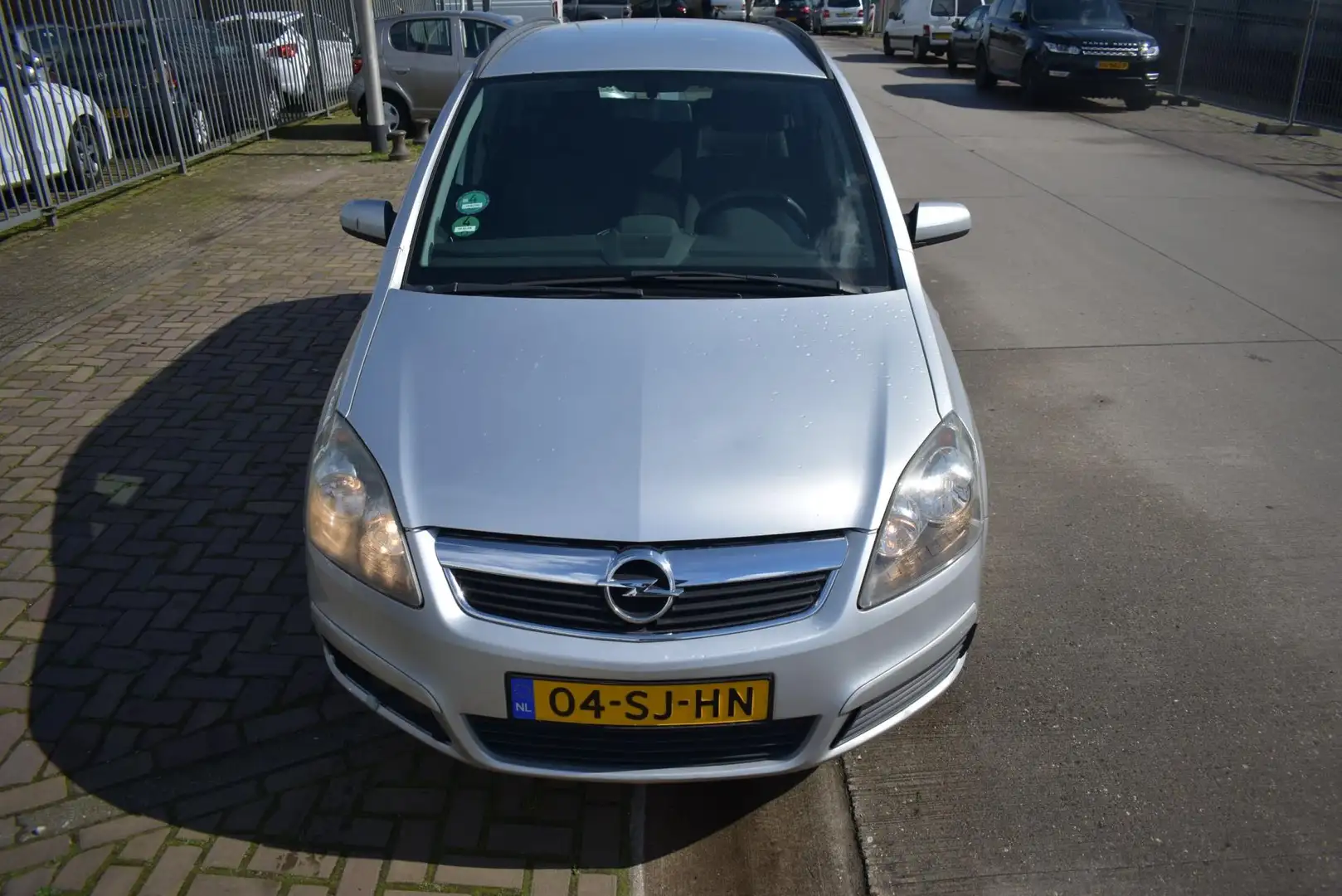 Opel Zafira 1.8 Enjoy Grijs - 2