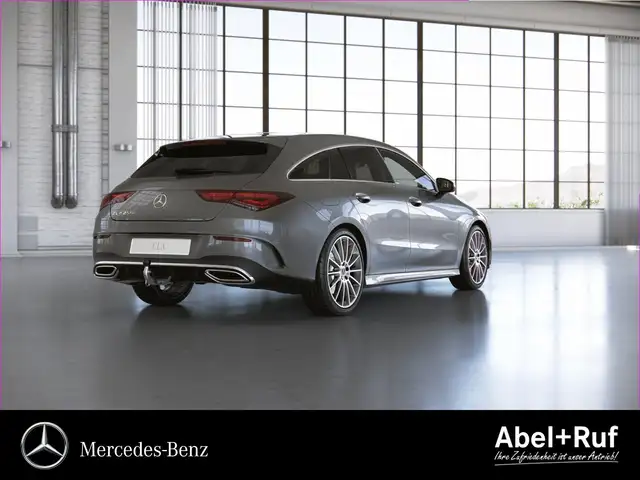 Mercedes-Benz 250 view 4