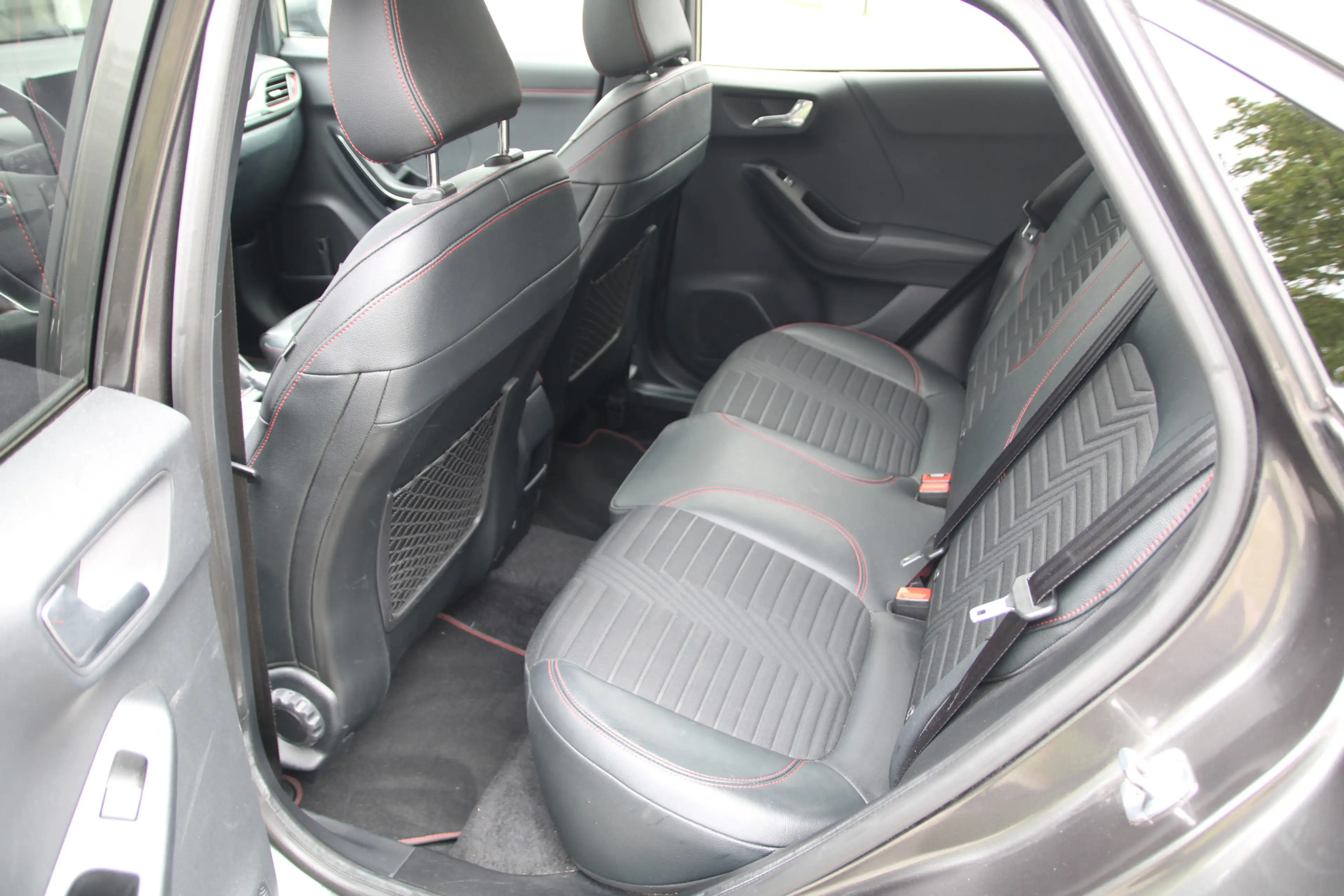 Ford Puma 1.0 EcoBoost 155 PK Hybrid ST-Line X PANORAMADAK | — photo 14