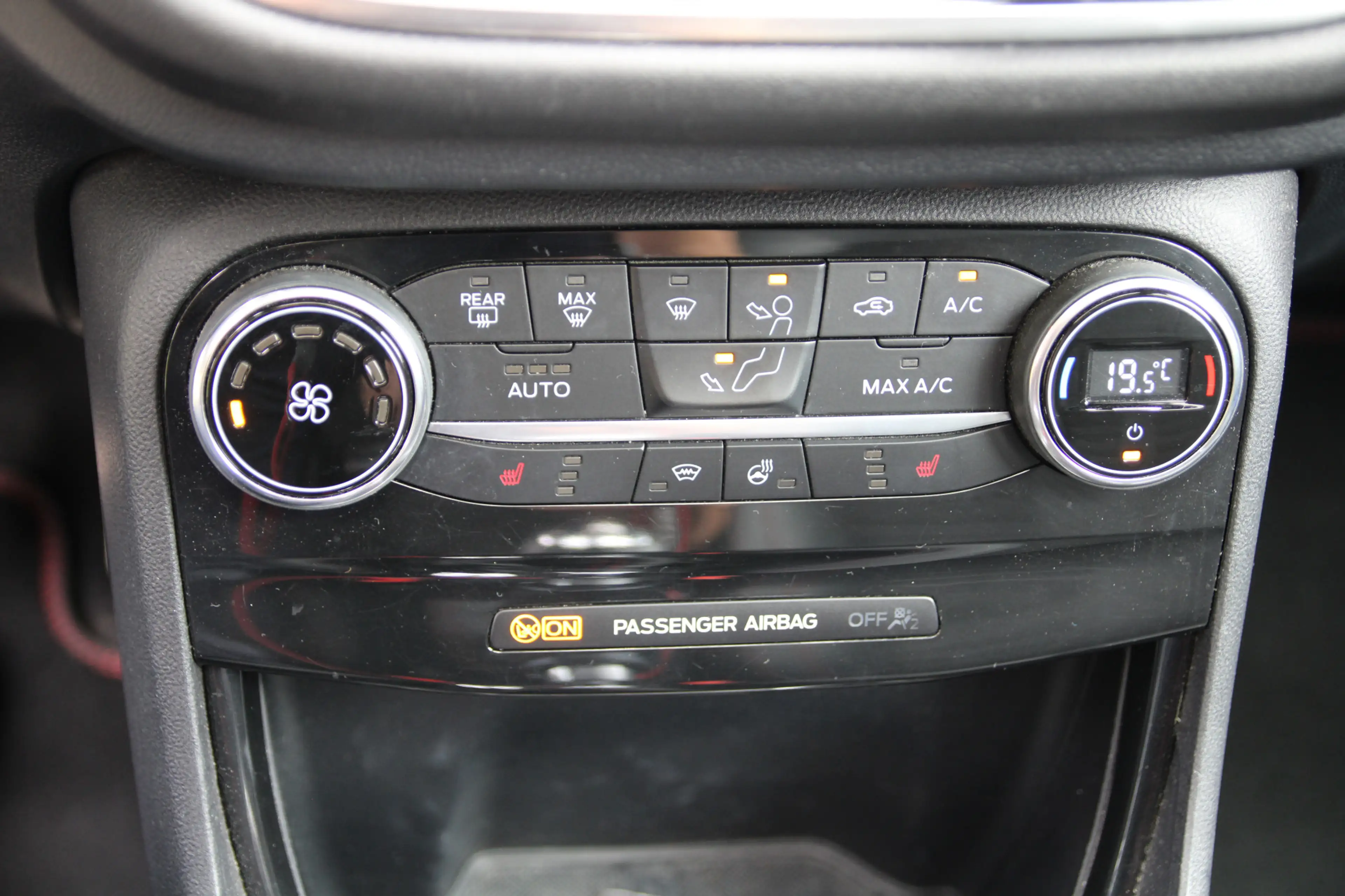 Ford Puma 1.0 EcoBoost 155 PK Hybrid ST-Line X PANORAMADAK | — photo 24
