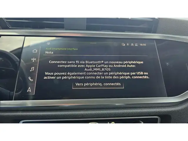 Audi Q3 view 13